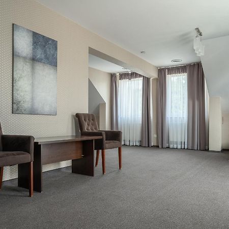 Hotel Cztery Pory Roku Głogów Małopolski Eksteriør billede