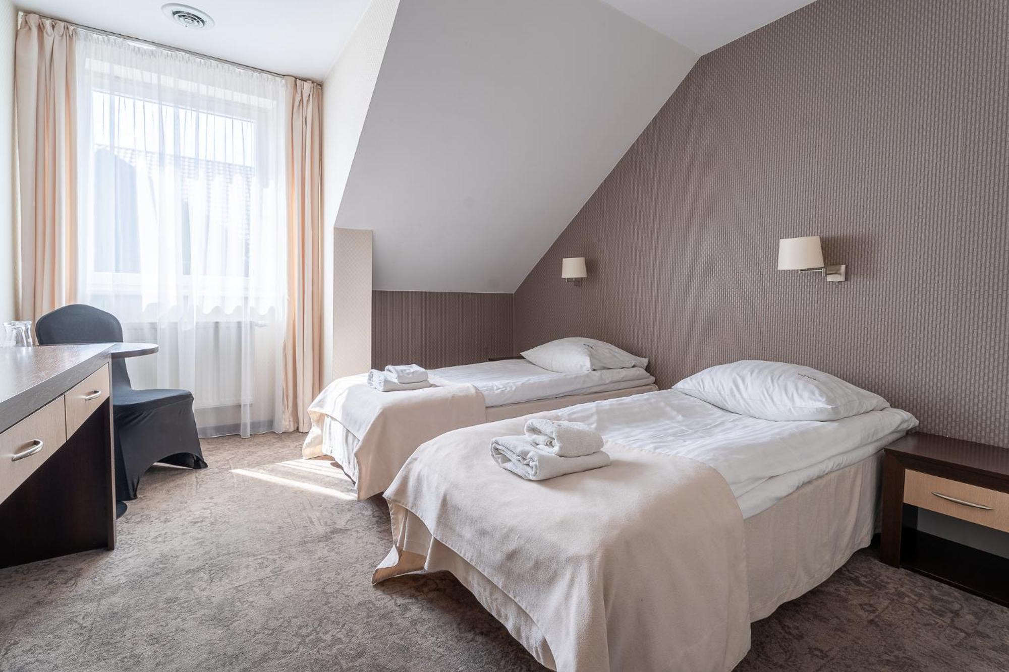 Hotel Cztery Pory Roku Głogów Małopolski Eksteriør billede