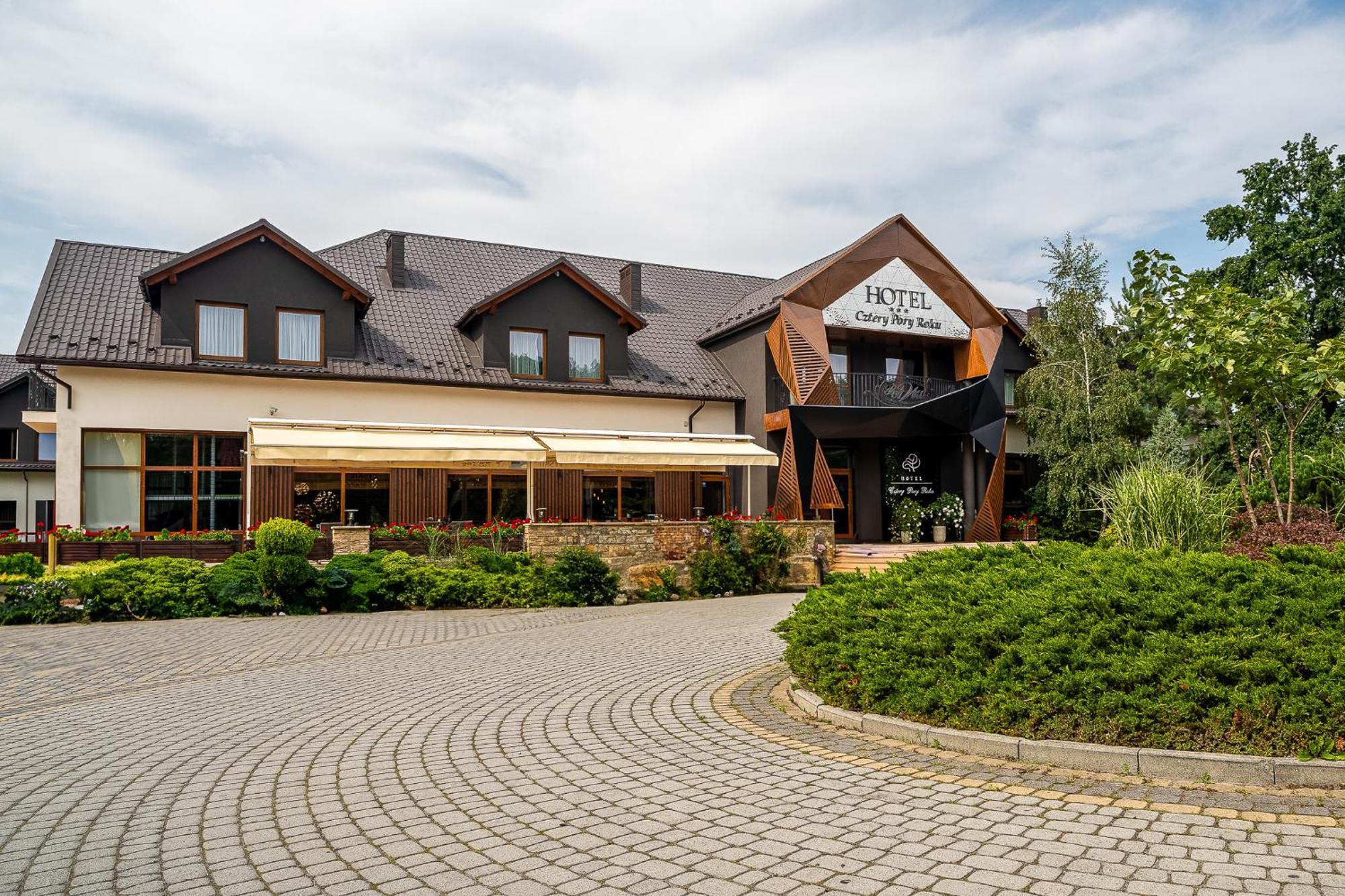 Hotel Cztery Pory Roku Głogów Małopolski Eksteriør billede